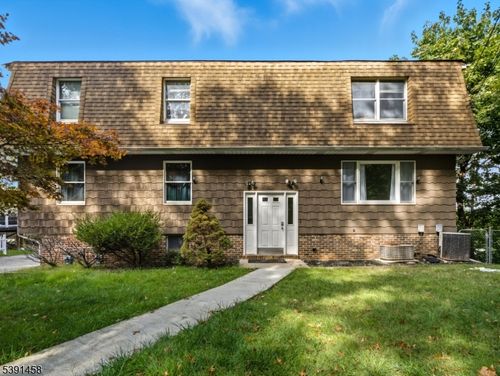 60 Garden Ave, Woodland Park, NJ, 07424-3347 | Card Image