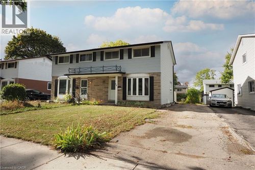10 Balfour Cres, Kitchener, ON, N2C1Z5 | Card Image