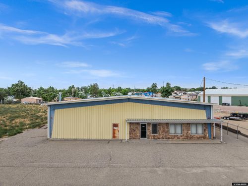 1123 Falcon Ave, Mills, WY, 82644-5194 | Card Image