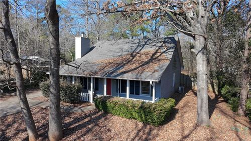 586 Oakview Cir, SMITHS STATION, AL, 36877-2206 | Card Image