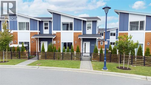 2731 Celestial Crt, Victoria, BC, V9B3R6 | Card Image