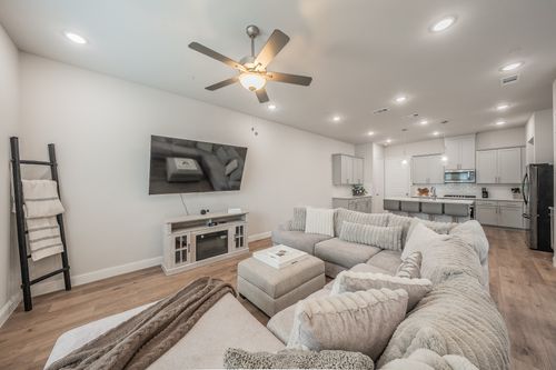 12933 Couture Dr, Farmers Branch, TX, 75234-4897 | Card Image