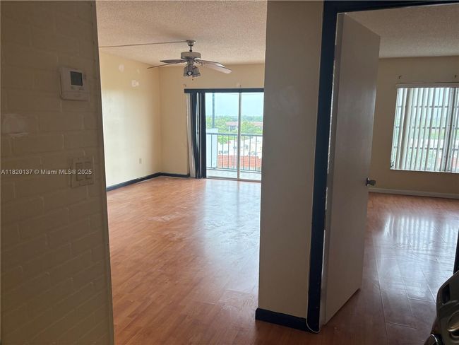 APT-807 - 4164 Inverrary Dr, Condo with 1 bedrooms, 1 bathrooms and null parking in Lauderhill FL | Image 8