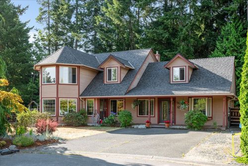 749 Redwood Dr, Qualicum Beach, BC, V9K2J2 | Card Image