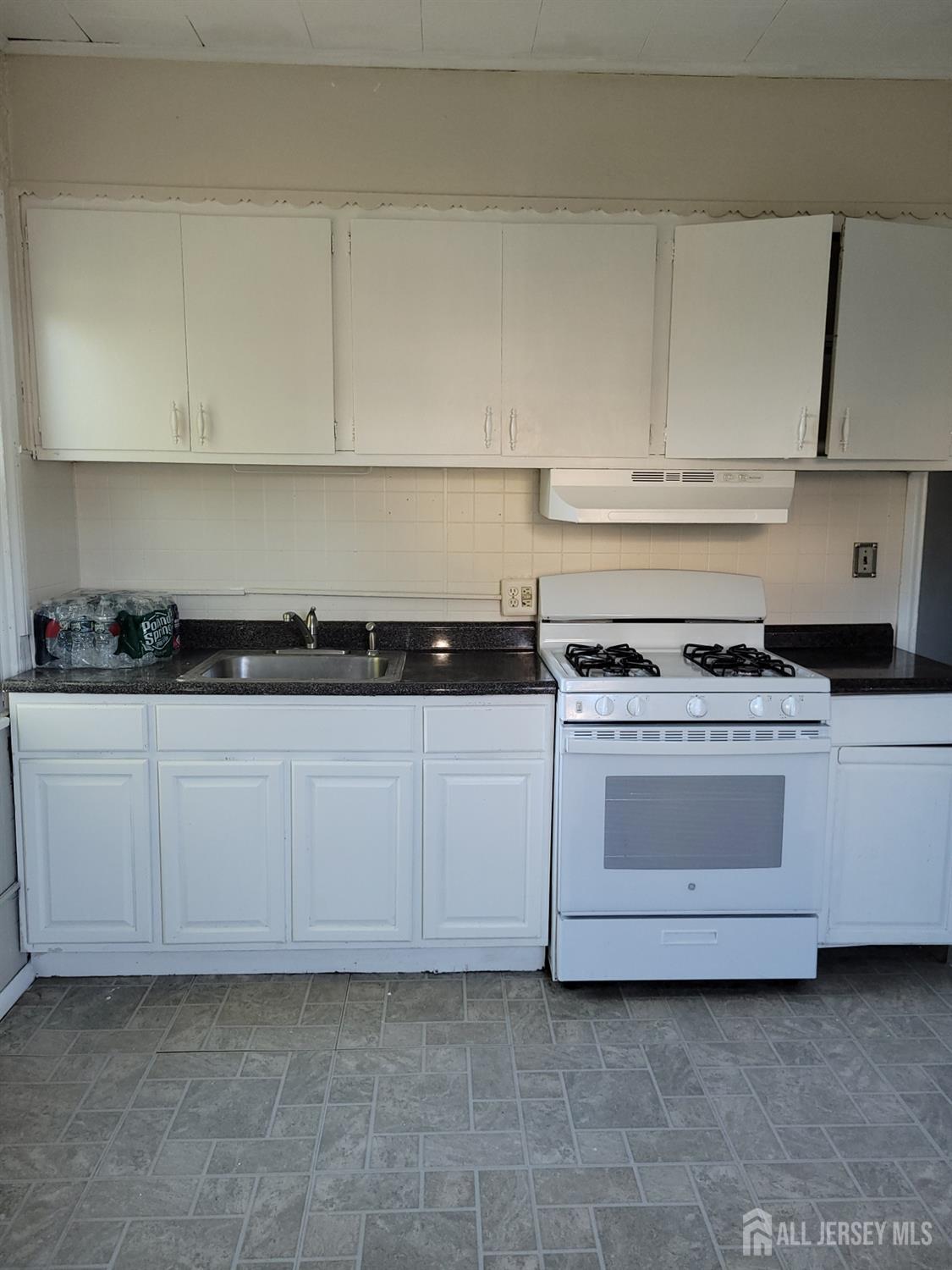 189 N Broadway Avenue N, For Rent in South Amboy Zoocasa