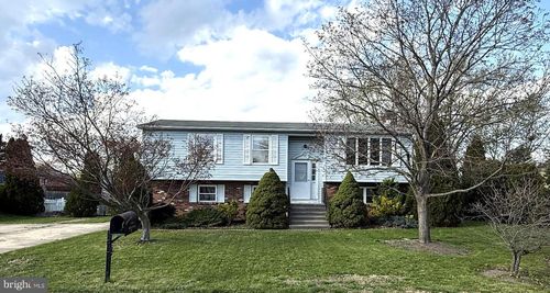 129 Darr Ave, Carlisle, PA, 17013-1016 | Card Image