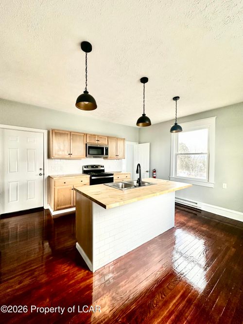 3-133 N Main St, Plains, PA, 18705-1507 | Card Image