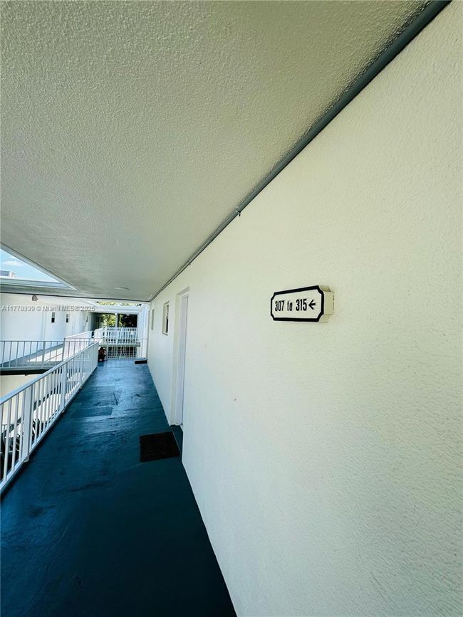 APT-315 - 4215 University Dr, Condo with 2 bedrooms, 2 bathrooms and null parking in Sunrise FL | Image 11