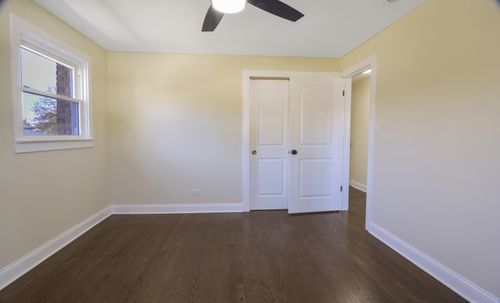 5748 W 89th Pl, Oak Lawn, IL, 60453-1226 | Card Image