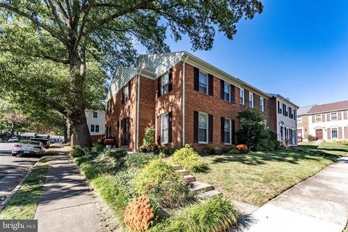 3865 Wilcoxson Dr, FAIRFAX, VA, 22031-3709 | Card Image