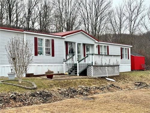 132 Victoria Ln, Hopwood, PA, 15445-2516 | Card Image