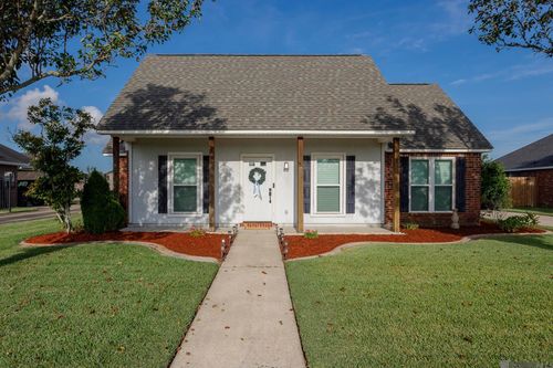 225 S Oleana Dr, Gonzales, LA, 70737 | Card Image