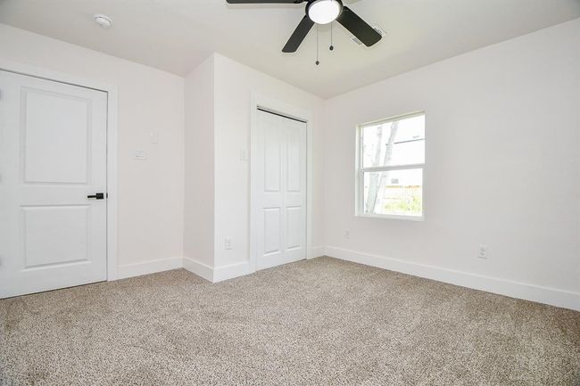 4223 Elmwood St, House other with 4 bedrooms, 2 bathrooms and 1 parking in Houston TX | Image 16