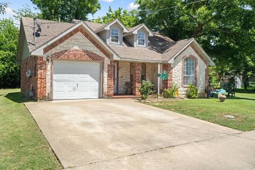 1724 Willow Hollow Dr, Garland, TX, 75040-8351 | Card Image
