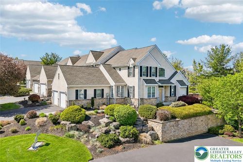528 Parkside Ct, Allentown, PA, 18104-4681 | Card Image