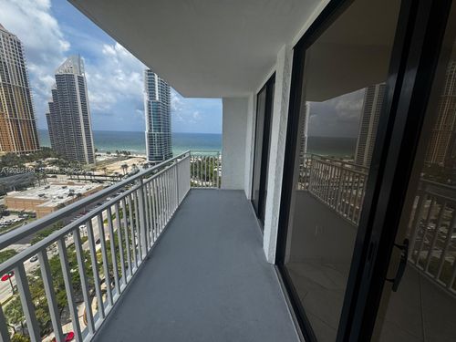 2110-210 174th St, Sunny Isles Beach, FL, 33160-3329 | Card Image