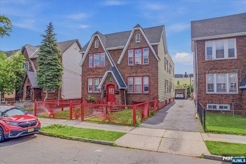 202 Eastern Pkwy, Newark, NJ, 07106-3406 | Card Image