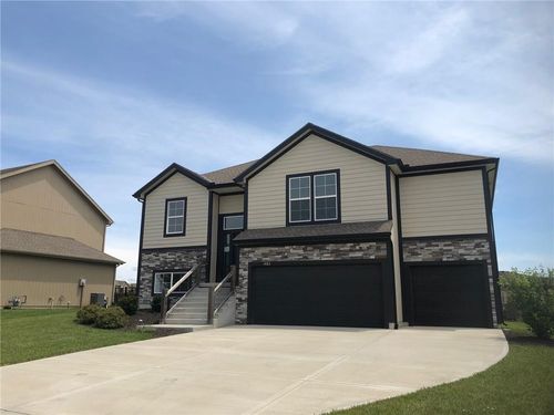 1483 162nd Ct, Basehor, KS, 66007-6802 | Card Image
