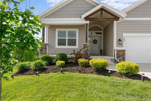 202 Joshua Dr, Lee's Summit, MO, 64081 | Card Image