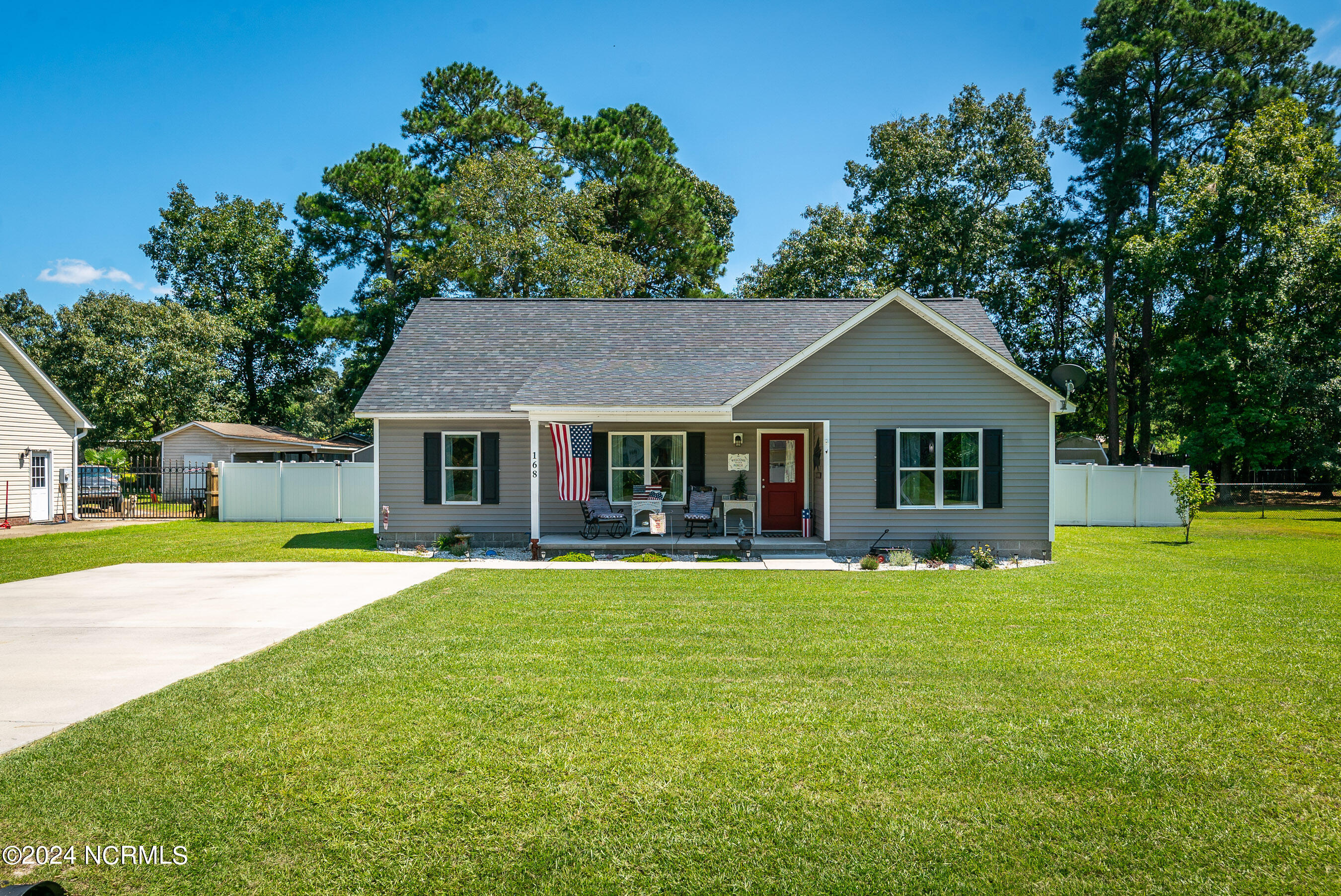 Pirate Cove Rd, Washington, NC 27889