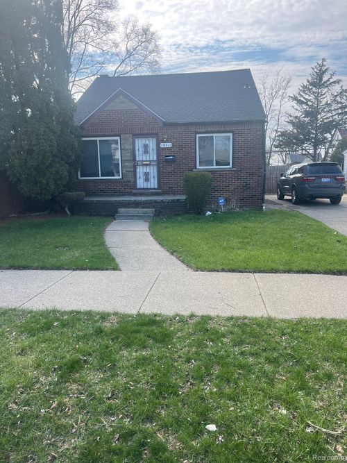 19711 Greeley St, Detroit, MI, 48203-1364 | Card Image
