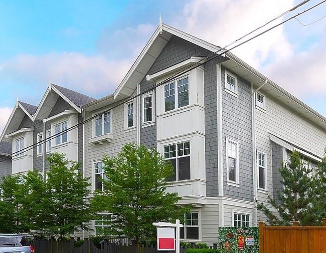 2823 St Andrews Street, Townhouse with 4 bedrooms, 3 bathrooms and 2 parking in Port Moody BC | Image 1