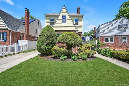 236-11 Seward Avenue, New York, NY, 11427 | Card Image