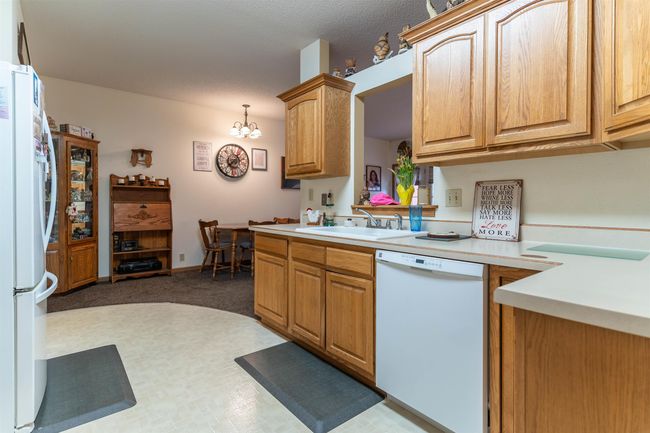 2912 W 4 Th St, Condo with 3 bedrooms, 2 bathrooms and null parking in Cedar Falls IA | Image 8