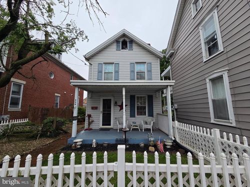 538 E E Queen Street, CHAMBERSBURG, PA, 17201 | Card Image