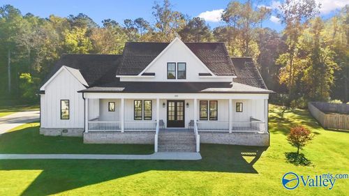 200 Spring Creek Cv, Guntersville, AL, 35976-2867 | Card Image
