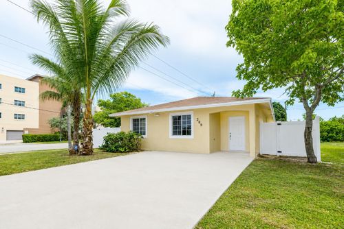 289 Sw 3rd Court, Deerfield Beach, FL, 33441 | Card Image