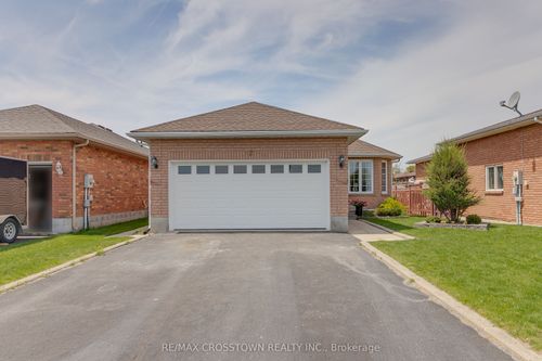 72 Buchanan St, Barrie, ON, L4M6B7 | Card Image