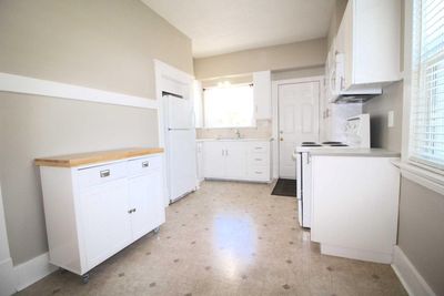 4626 49 St, House detached with 2 bedrooms, 1 bathrooms and 8 parking in Red Deer AB | Image 3