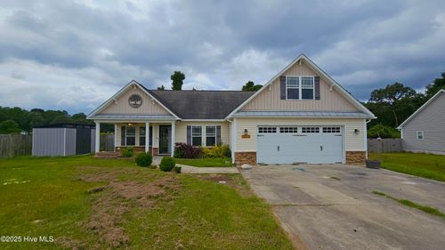 111 Gobblers Way, Richlands, NC, 28574-8006 | Card Image
