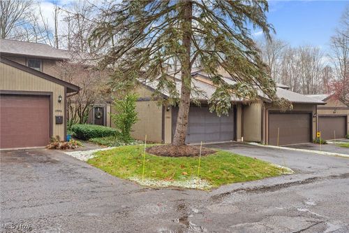 17584 Eastbrook Trail, Chagrin Falls, OH, 44023 | Card Image