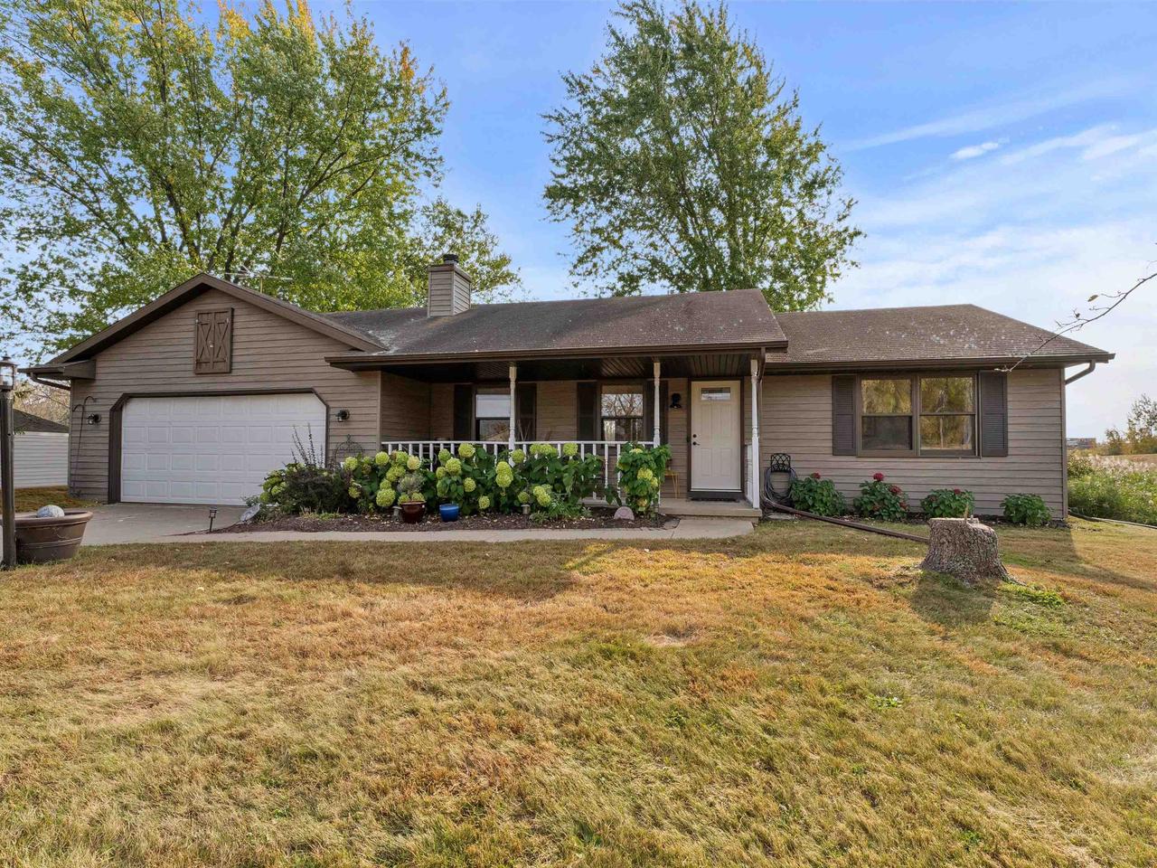 1645 Harbor Lights Road, For Sale in SUAMICO Zoocasa