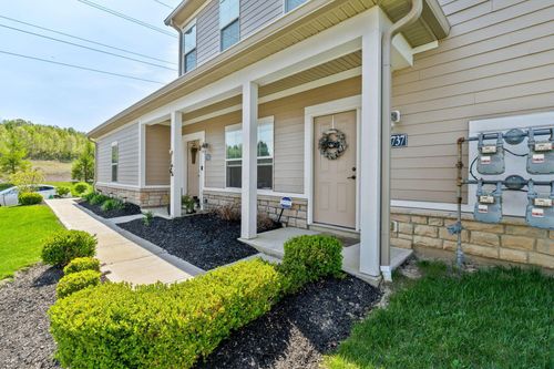 3737 Birkland Cir, Lewis Center, OH, 43035-6138 | Card Image