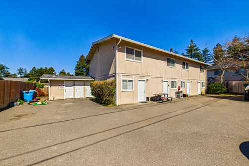 3979 Cedar St, Eureka, CA, 95503-6288 | Card Image