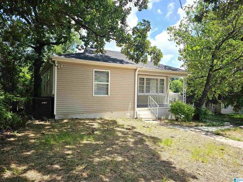 1556 Mountain Dr, TARRANT, AL, 35217-3222 | Card Image