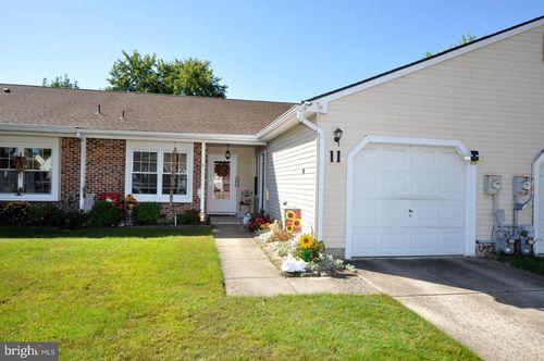 11 E Berwin Way, MOUNT LAUREL, NJ, 08054-3011 | Card Image