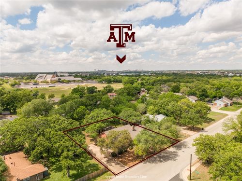 8004 Raintree Drive, College Station, TX, 77845 | Card Image