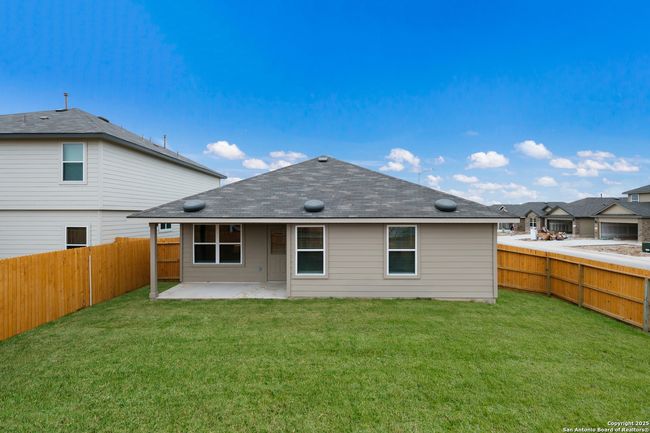 MODEL HOME PHOTOGRAPHED FLOOR PLAN IS AVAILABLE. | Image 27