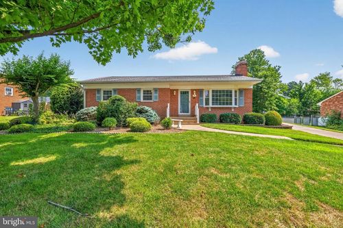 19 Hamilton Terrace Dr, Hamilton, VA, 20158-9549 | Card Image