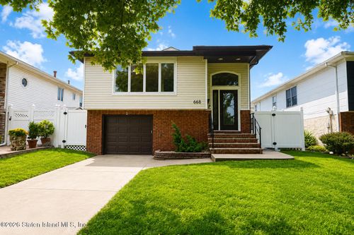 668 Sheldon Ave, Staten Island, NY, 10312-2645 | Card Image