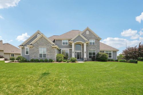 N49W18765 Emerald Hills Drive, Menomonee Falls, WI, 53051 | Card Image