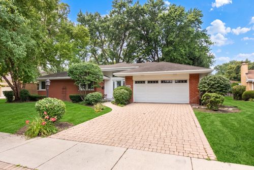 924 Brookline Ln, Park Ridge, IL, 60068-2612 | Card Image