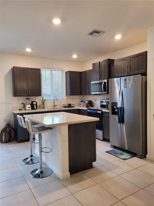 1015 Se 24th Ter, Homestead, FL, 33035 | Card Image