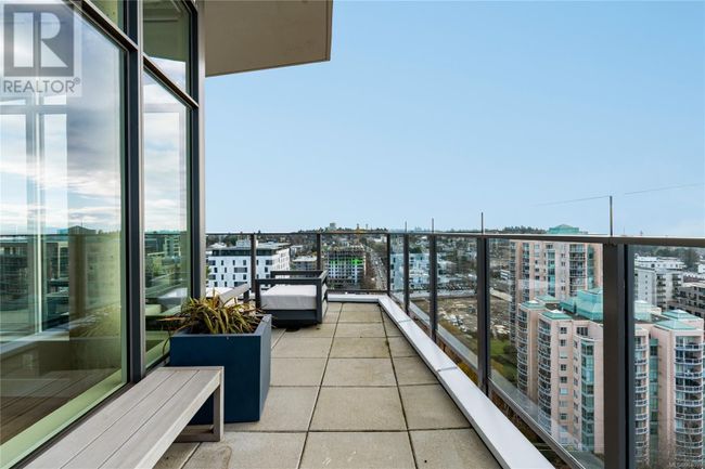 PH1801 - 960 Yates St, Condo with 2 bedrooms, 3 bathrooms and 3 parking in Victoria BC | Image 18