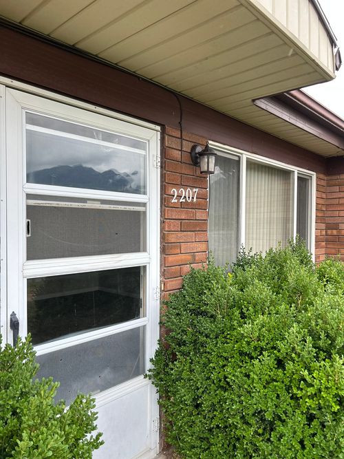 2207 E Bengal Blvd, Cottonwood Heights, UT, 84121-5006 | Card Image