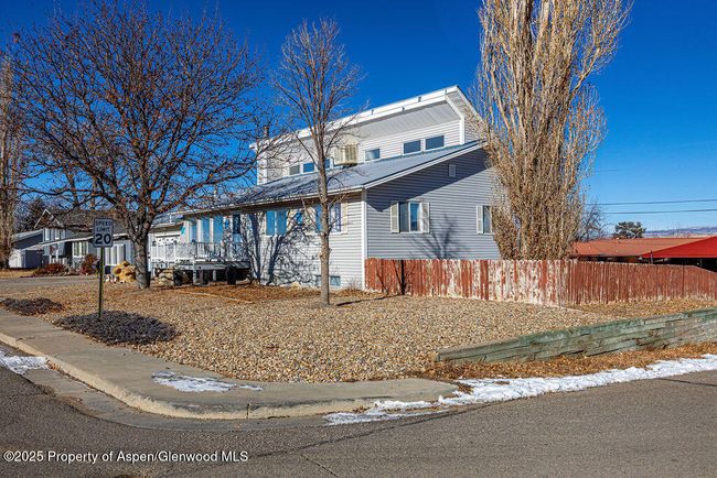 298 Middle St, House other with 5 bedrooms, 3 bathrooms and null parking in Rangely CO | Image 4